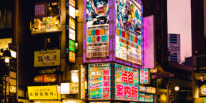 Monitory reklamowe na ulicy